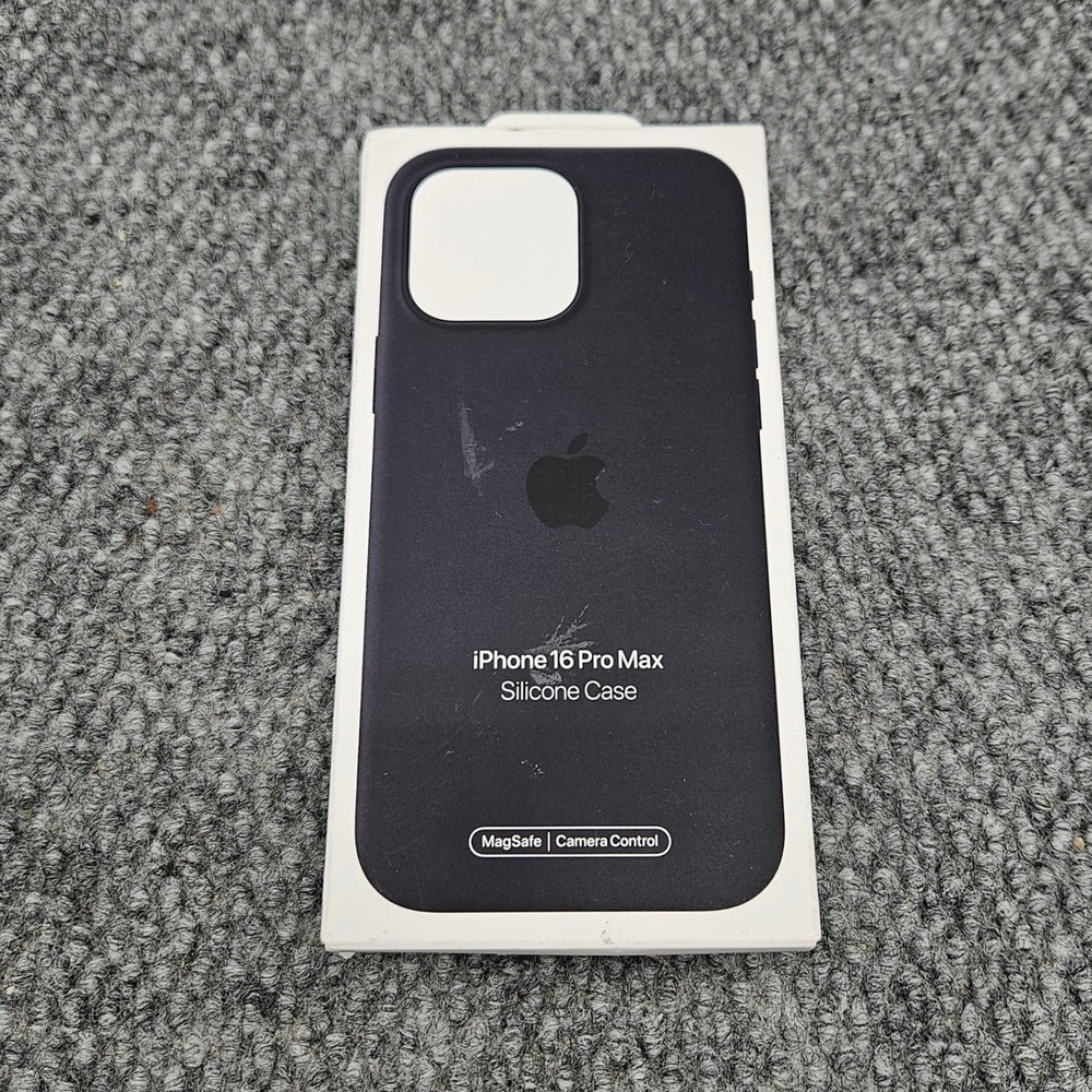 Apple iPhone 16 Pro Max Black Silicone Case MagSafe Camera Control MYYT3ZM/A